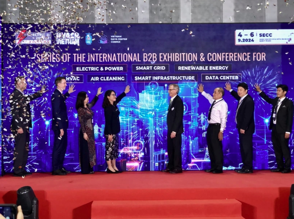 Electric power & smart building systems expo opens in HCM City